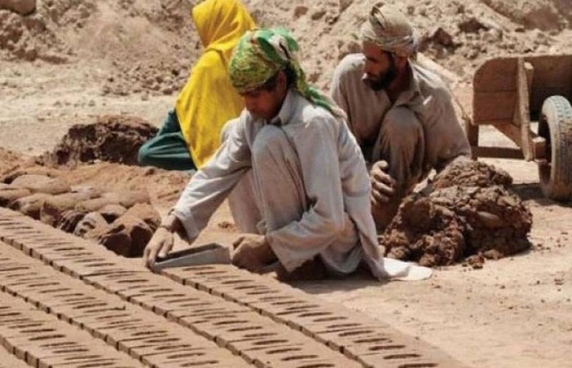 حکومت پنجاب نے مزدور طبقے کے لیے خصوصی پیکح دینے کا فیصلہ کر لیا ہے