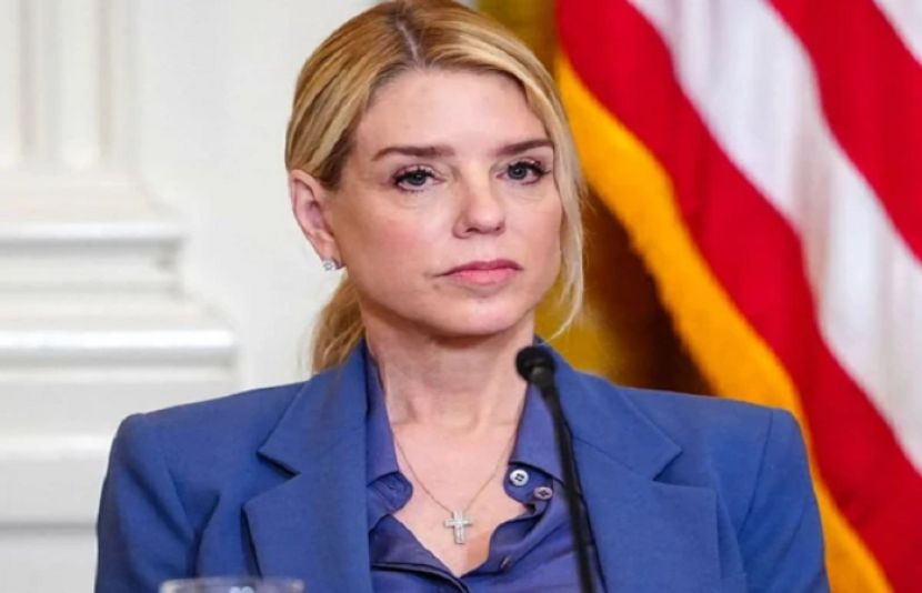 امریکی صدر ٹرمپ نے اٹارنی جنرل پام بونڈی کو برطرف کردیا