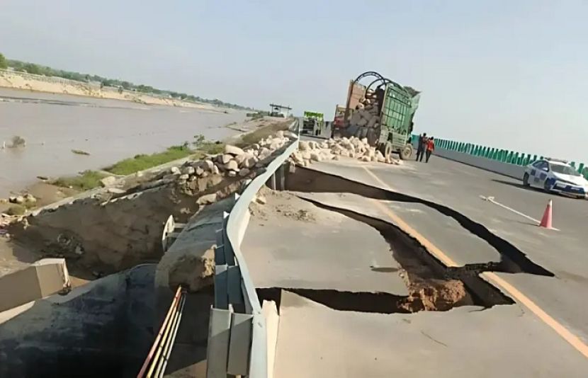 موٹروے اور شاہراہیں زیر آب عوام پریشان