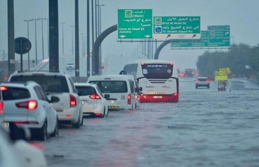 متحدہ عرب امارات میں ہونے والی شدید بارشوں نے تباہی مچا دی