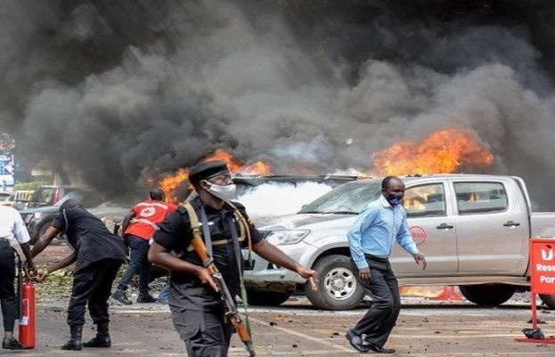 یوگنڈا میں پارلیمنٹ اور پولیس اسٹیشن پر 2 خود کش دھماکے