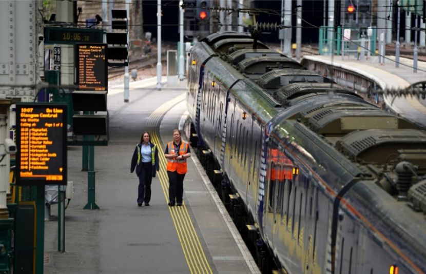 برطانیہ میں ریلوے ملازمین کی پہیہ جام ہڑتال