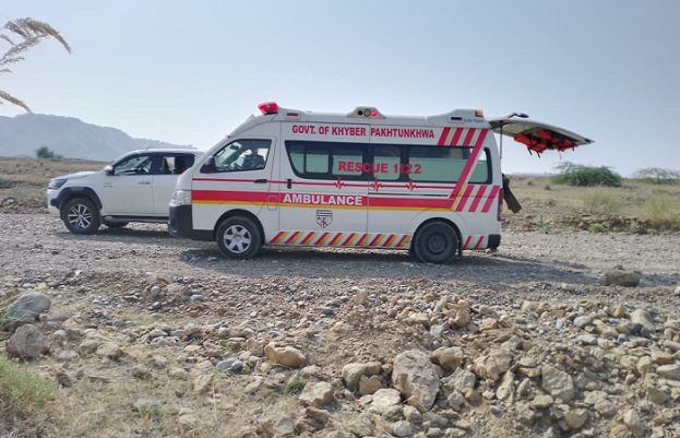 ڈی آئی خان میں گیس کمپنی کے قافلے پر حملہ، ایک ملازم جاں بحق اور 12 زخمی