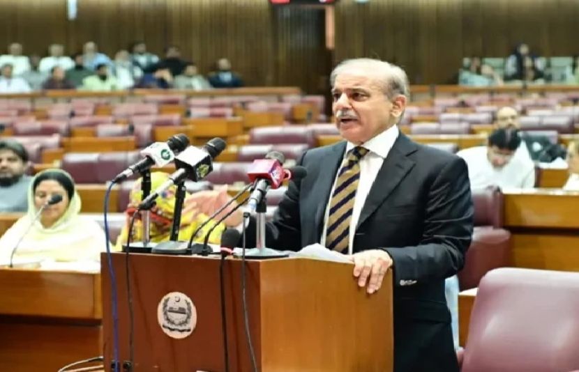 وزیر اعظم شہباز شریف قومی اسمبلی کے اجلاس سے خطاب کر رہے ہیں