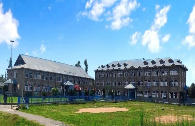 بھارتی حکومت نے مقبوضہ کشمیر میں واقع مسلمانوں کی قدیم درس گاہ جامعہ سراج العلوم کو بند کرنے کا حکم دے دیا