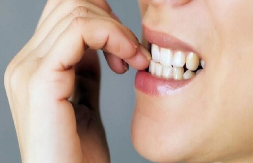 ناخن کھانے سے منہ میں بیکٹیریا اور دیگر جراثیم داخل ہو سکتے ہیں