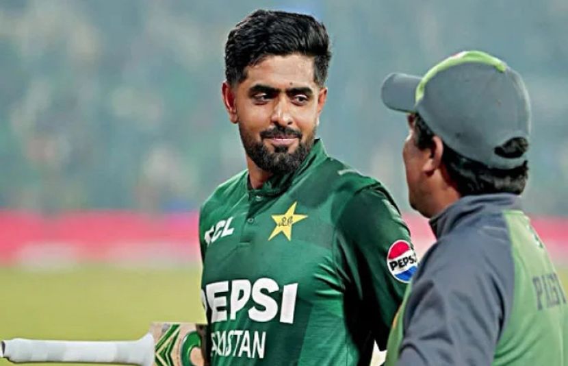 ٹرائی سیریز کے آج ہونے والے میچ میں سری لنکا کے خلاف بابر اعظم کو آرام کروانے کی تجویز سامنے آئی ہے