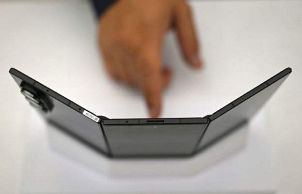 سام سنگ کا اولین ٹرائی فولڈ اسمارٹ فون