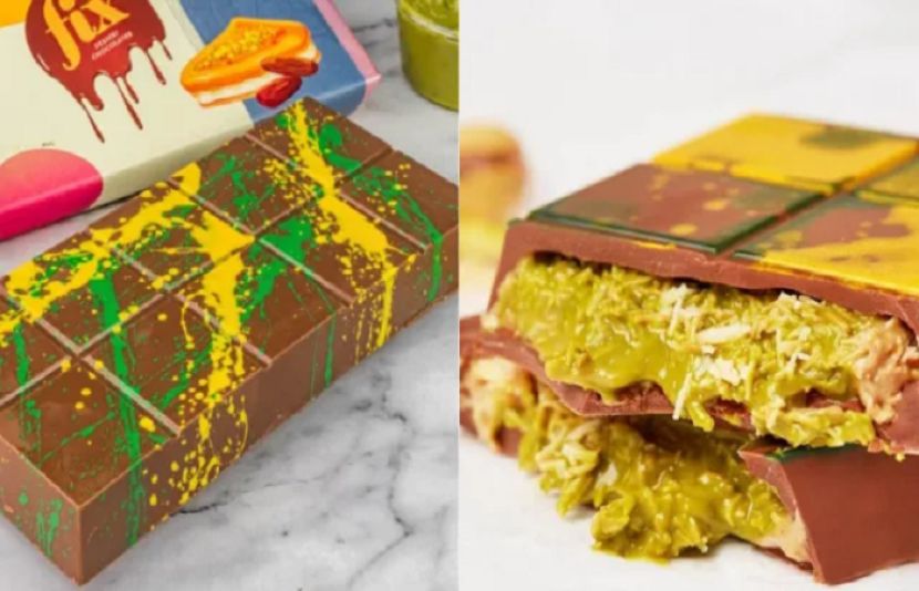 چاکلیٹ کی خاص بات اس کا گاڑھا اور خوش ذائقہ کنافہ سے متاثرہ پستہ فِلنگ ہے۔