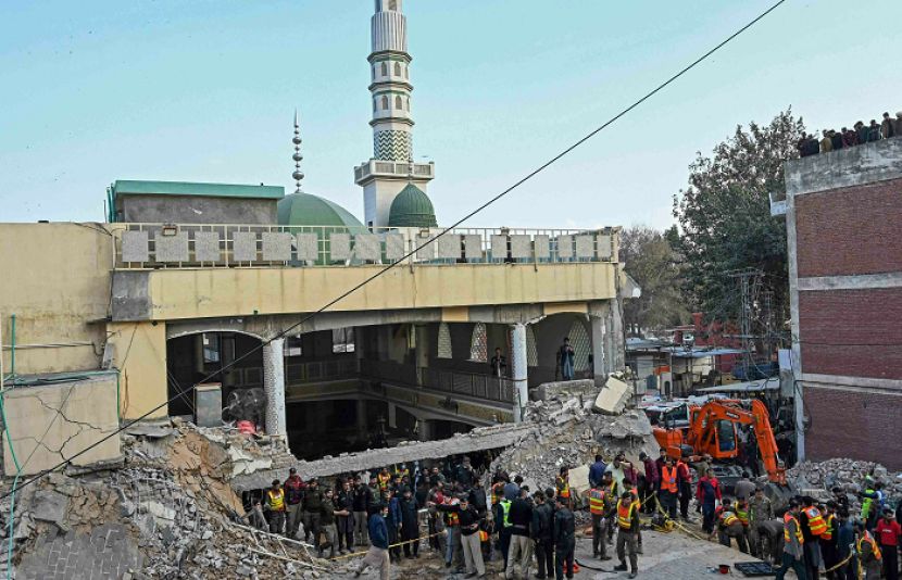 مسجد کے ملبے تلے دبے مزید افراد کو نکالنےکےلئےآپریشن جاری جاری ہے 