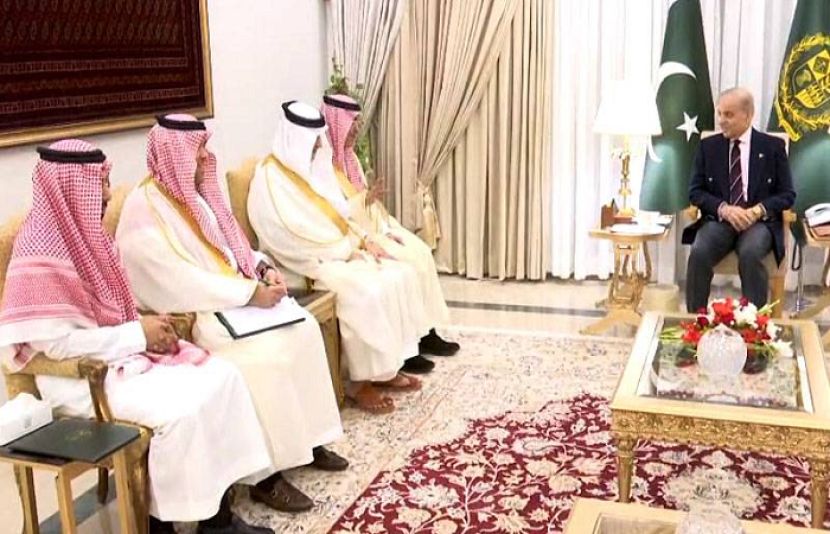 وزیراعظم محمد شہباز شریف سے سعودی وزیر خزانہ محمد بن عبداللہ الجدعان نے وزیرِاعظم ہاؤس میں ملاقات کی ہے