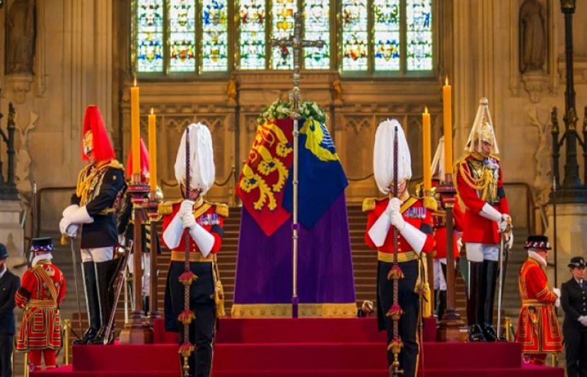 ملکہ برطانیہ الزبتھ دوم کو آج ونڈزر کیسل میں سپرد خاک کیا جائے گا