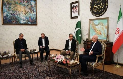 فیلڈ مارشل کے دورے کے دوران ایرانی رہنماؤں سے ملاقاتوں میں کشیدگی میں مزید اضافے کی روک تھام، ہرمز کھولنے پربات چیت