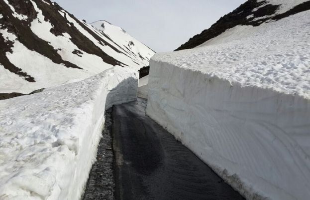 برف باری سے بند ہونے والا سیاحتی مقام بابوسر ٹاپ ٹریفک کیلئے کھول دیا گی