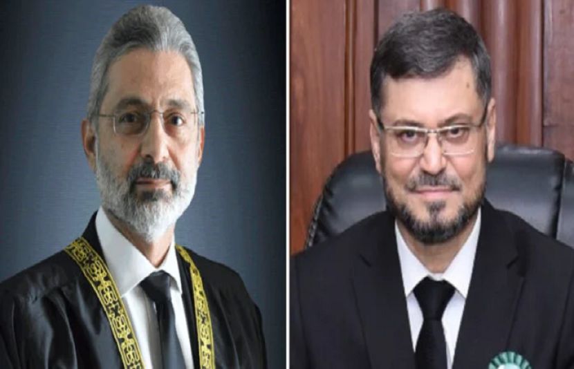 پشاور ہائی کورٹ کے چیف جسٹس محمد ابراہیم خان اور چیف جسٹس پاکستان قاضی فائز عیسیٰ 