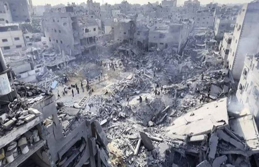 اسرائیلی فوج نے غزہ کے مختلف علاقوں میں بمباری کرتے ہوئے اسپتال، اسکول، امدادی مراکز اور ایک کیفے کو نشانہ بنایا، جس کے نتیجے میں کم از کم 95 فلسطینی شہید ہو گئے۔