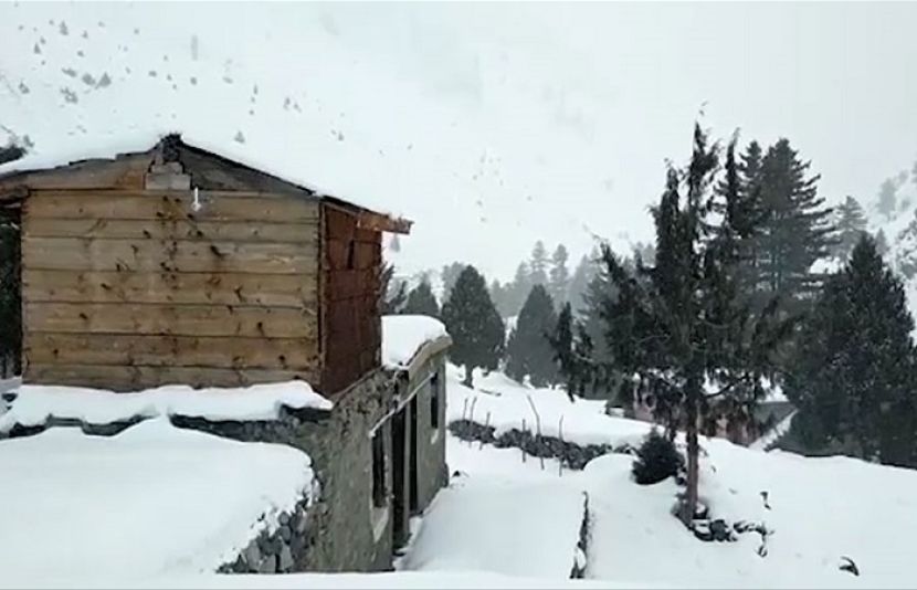 گلگت بلتستان میں بارش اور پہاڑوں میں برفباری