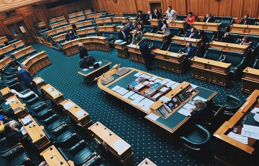نیوزی لینڈ کی پارلیمنٹ نے اسلحہ قوانین میں تبدیلی کا بل منظور کر لیا