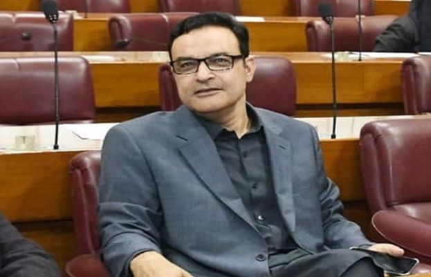 پاکستان تحریک انصاف کے منحرف رہنما اور پبلک اکاؤنٹس کمیٹی کے چیئرمین نور عالم خان