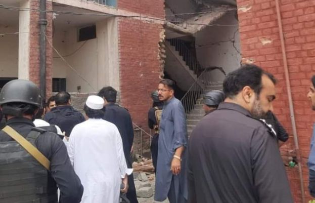 خیبر: باڑہ بازار میں تھانے کے قریب دھماکا، 2 اہلکار شہید اور 10 افراد زخمی