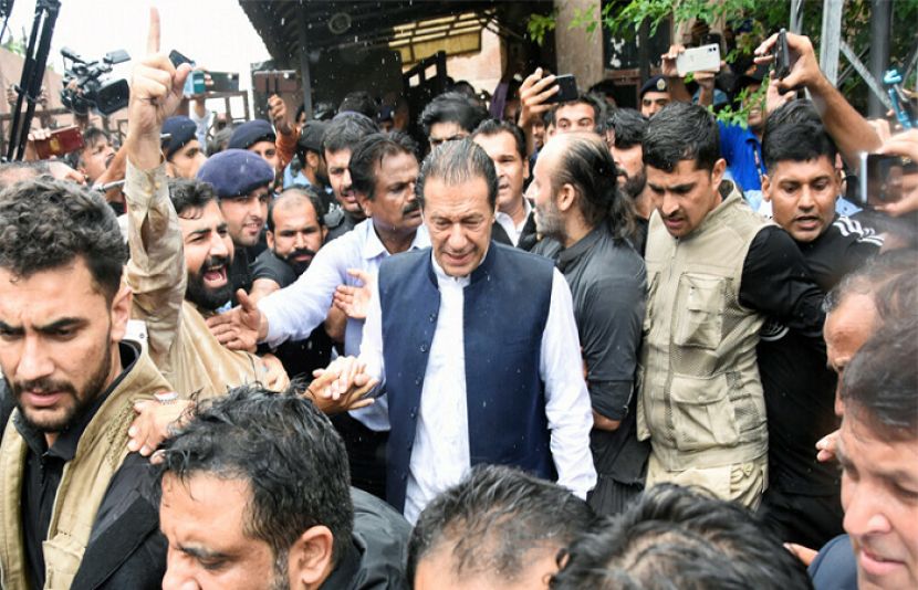 عمران خان 7 مقدمات میں عبوری ضمانت کیلئے لاہور سے اسلام آباد روانہ