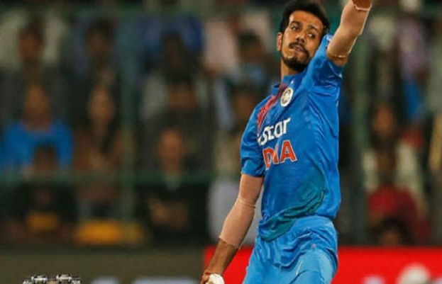 ایونٹ کے دوران اب تک بھارتی اسپنرز اپنی ٹیم کے لیے ٹرمپ کارڈ ثابت ہوئے ہیں لیکن انگلینڈ نے اپنے حریف کے انہی دونوں باؤلرز کی سب سے زیادہ درگت بنائی۔