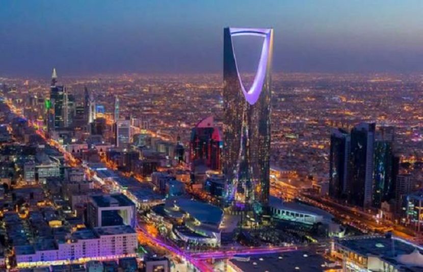 سعودی حکومت سعودائزیشن پروگرام کے تحت اب تک کئی سیکٹرز میں غیرملکیوں کے کام کرنے پر پابندی عائد کر چکی ہے
