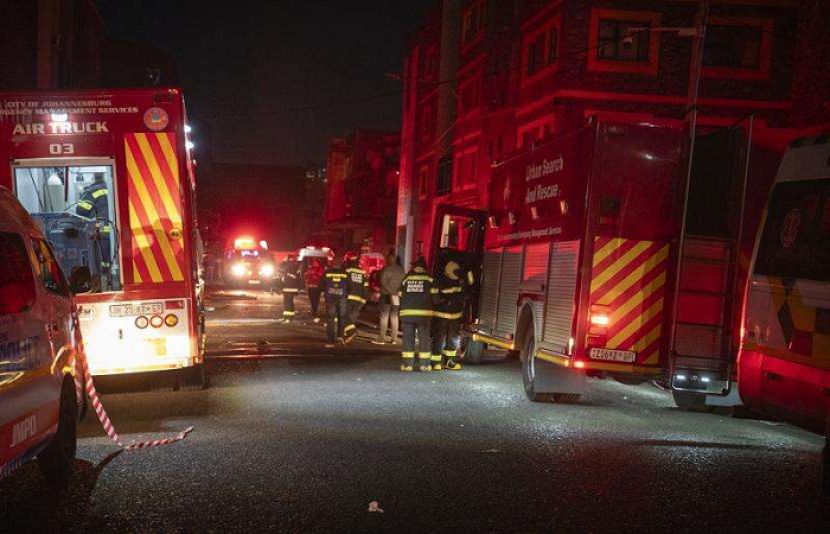 جنوبی افریقا کے شہر جوہانسبرگ میں 5 منزلہ عمارت میں آگ لگنے سے 52 افراد ہلاک اور درجنوں زخمی ہو گئے۔