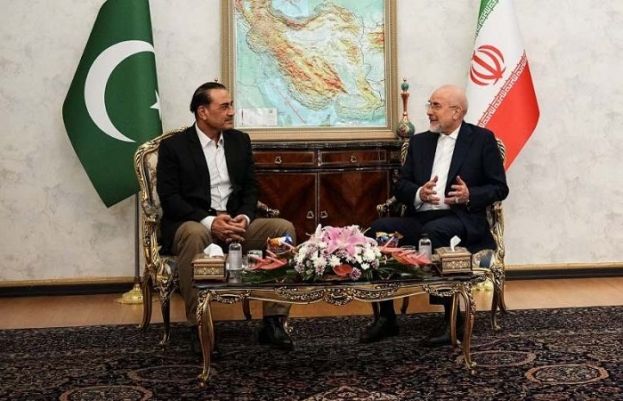 فیلڈ مارشل عاصم منیر ایرانی اسپیکر محمد باقرقالیباف سے ملاقات کررہے ہیں