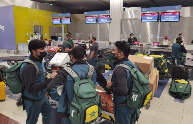 قومی کرکٹ ٹیم اگلے مشن پر بنگلہ دیش پہنچ گئی