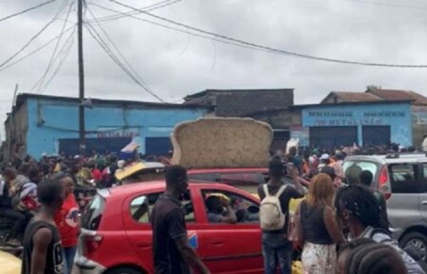 کانگو : بجلی کی ہائی ٹینشن لائن گھروں اور بازار پر گری