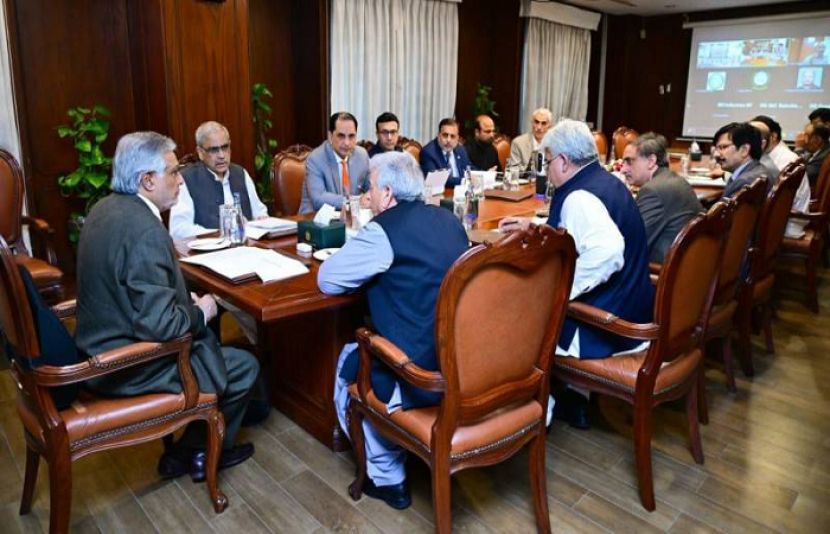 اسحاق ڈار کی زیر صدارت اہم اجلاس، اشیائے ضروریہ کی دستیابی اور قیمتوں کا جائزہ لیا گیا