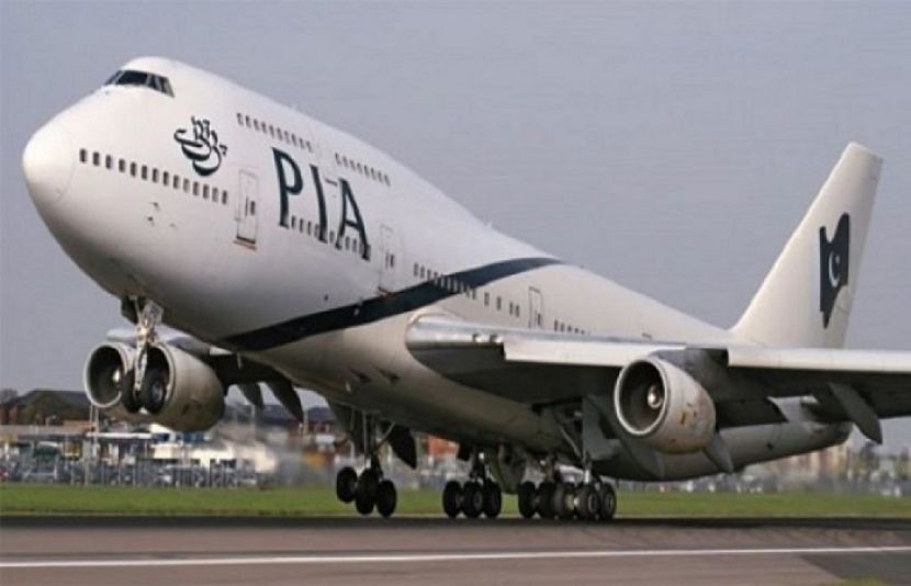پی آئی اے کے طیارے میں اڑان بھرتے ہی فنی خرابی، مسقط ایئرپورٹ پر لینڈنگ 