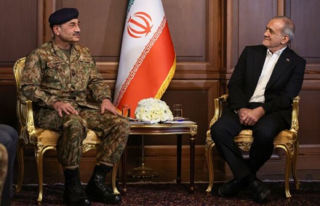 فیلد مارشل سید عاصم منیر نے ایرانی صدر مسعود پزشکیان سے ملاقات کی ہے