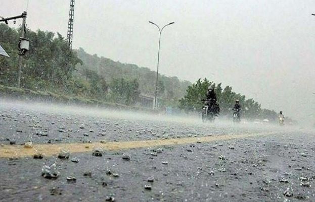 ملک کے مختلف شہروں میں بادل پھر برس پڑے۔