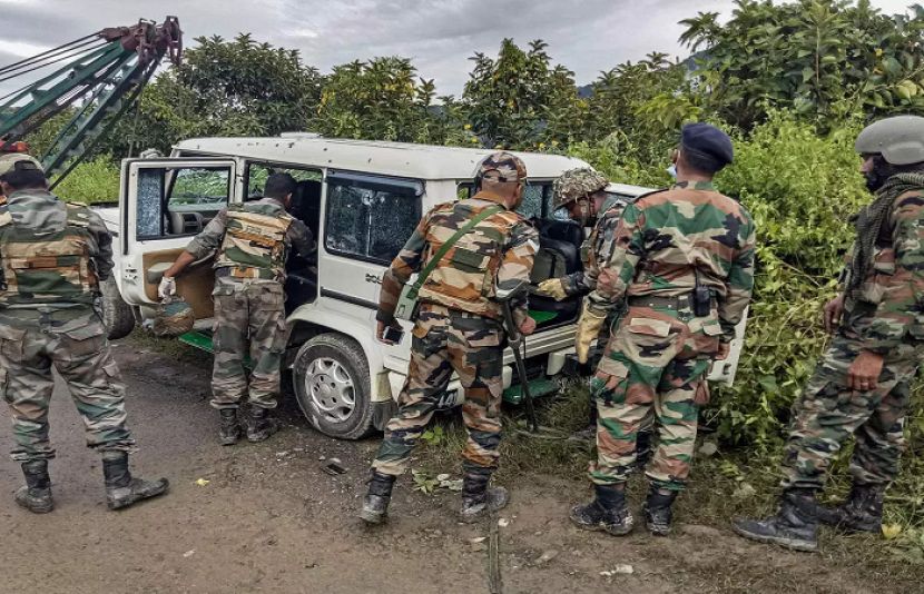 بھارتی فوجی نے اپنے ہی ساتھی فوجیوں پر فائرنگ کر کے 6 کو زخمی کر دیا۔