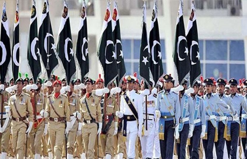 یوم پاکستان پر مسلح افواج کی روایتی پریڈ، سیاسی و عسکری قیادت شریک