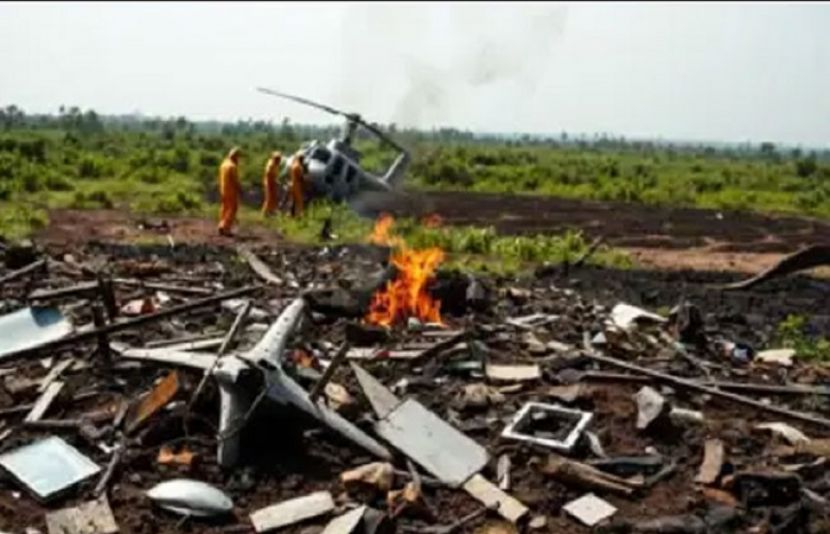 گھانا کے وزرائے دفاع اور ماحولیات بدھ کو ایک ہیلی کاپٹر حادثے میں ہلاک ہو گئے