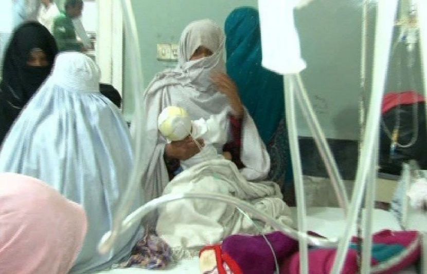 پشاور کے لیڈی ریڈنگ اسپتال میں خاتون کے ہاں 5 بچوں کی پیدائش 