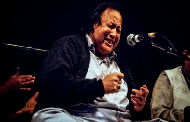 عالمی شہرت یافتہ بھارتی موسیقار اور گلوکار اے آر رحمان نے لیجنڈری پاکستانی قوال نصرت فتح علی خان سے ملاقات کو اپنی زندگی کے سب سے غیر معمولی اور روحانی تجربہ قرار دے دیا