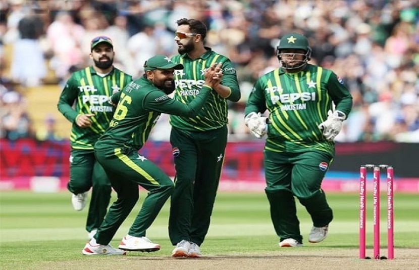 آل راؤنڈر عماد وسیم انگلینڈ کیخلاف سیریز کے چوتھے ٹی20 میچ سے قبل انجری کا شکار ہوگئے