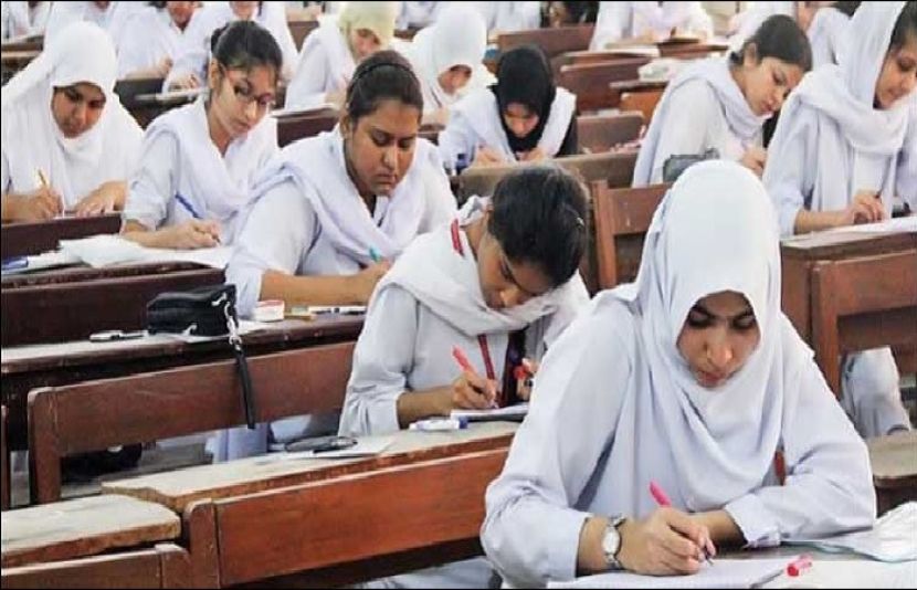 ترجمان میٹرک بورڈ کراچی کے مطابق نویں و دسویں جماعت کے سالانہ امتحانات 7 اپریل سے شیڈول کے مطابق ہی ہوں گے