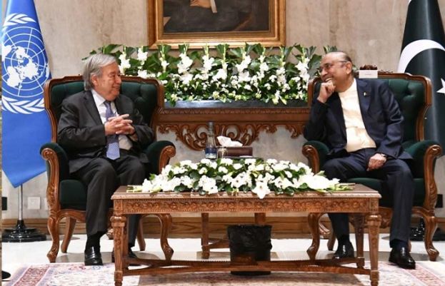 صدر آصف زرداری نے اقوام متحدہ کے سیکریٹری جنرل انتونیو گوتریس کو نشان امتیاز سے نواز دیا