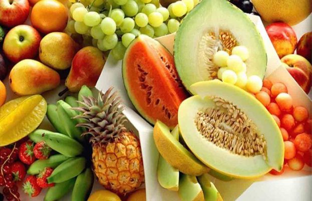 گرمیوں میں کون سے پھل صحت کے لیے مفید ہیں؟