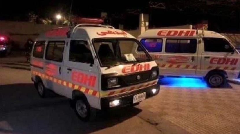 کراچی:فلیٹ سے 3خواتین کی لاشیں برآمد، ایک مرد کی حالت ناساز