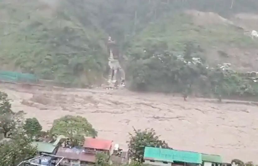بھارتی ریاست سکم میں سیلاب نے تباہی مچادی