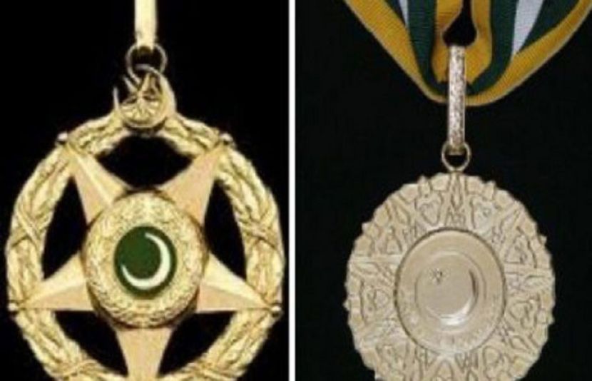 یوم پاکستان کے موقع پر کن فنکاروں کو اعلیٰ ترین سول اعزاز سے نوازا گیا؟