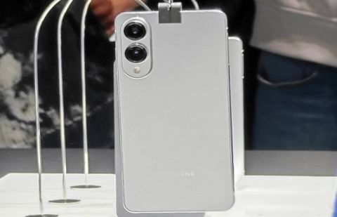 سامسنگ نے جون 2025 میں گلیکسی ایس 25 ایچ کی عالمی سطح پر رونمائی کردی ہے، یہ ماڈل جلد ہی پاکستان میں بھی دستیاب ہوگا جس میں عمدہ ڈیزائن اور جدید اے آئی فیچرزشامل ہیں۔