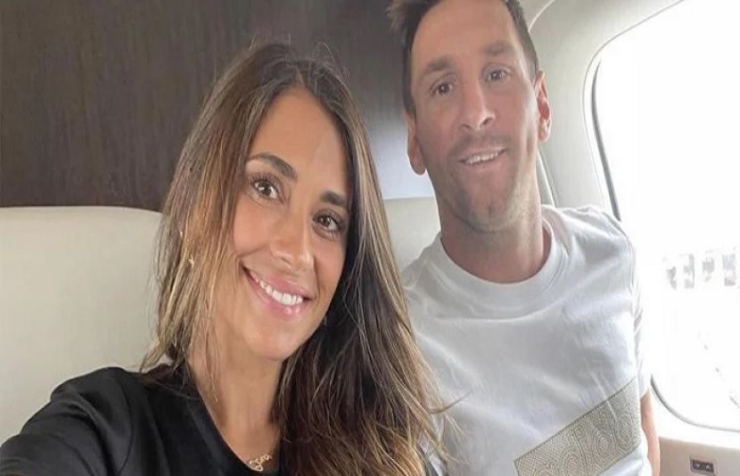 عالمی شہرت یافتہ فٹبالر لیونل میسی اور ان کی اہلیہ انتونیلا روکوزو