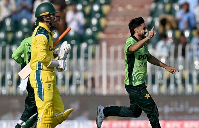 پاکستان نے آسٹریلیا کو پہلے ون ڈے میں 5 وکٹوں سے شکست دے دی